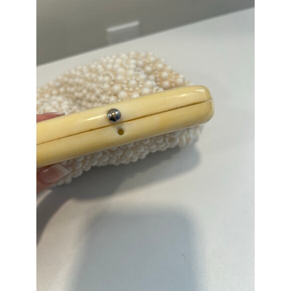 Vintage 1950s-60s Raffia Beaded and Lucite Purse White JL - Picture 4 of 7